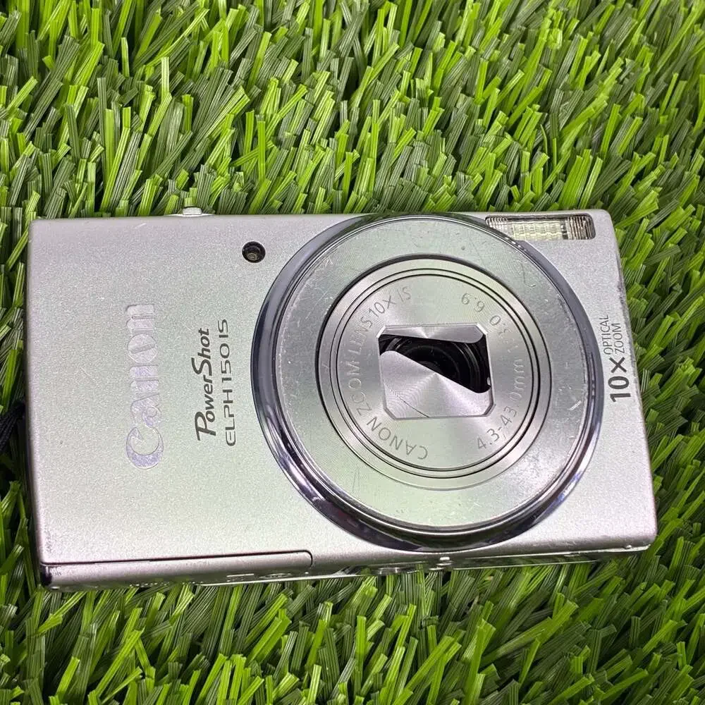 Canon PowerShot ELPH 150 IS 20.0 Megapixel Compact Digital Camera Bundle